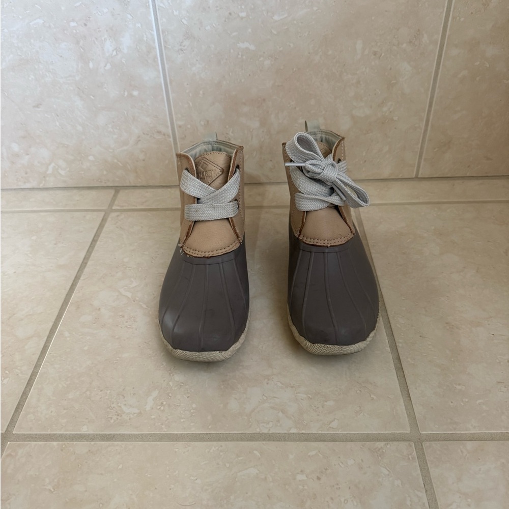 Sperry Women's Ankle Boots in Gray and Tan